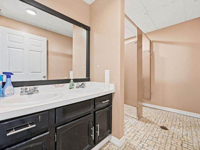 8240 Clara Avenue, Colerain Township, OH 45239 Photo 19