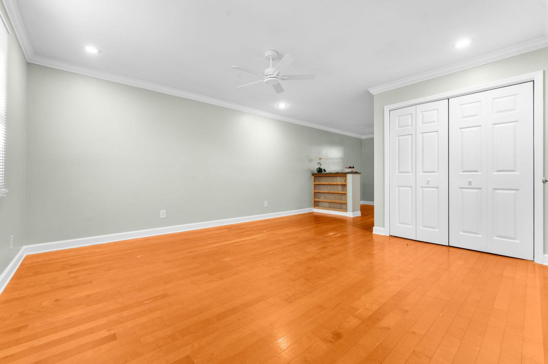 730 Harbor Lane Photo 5