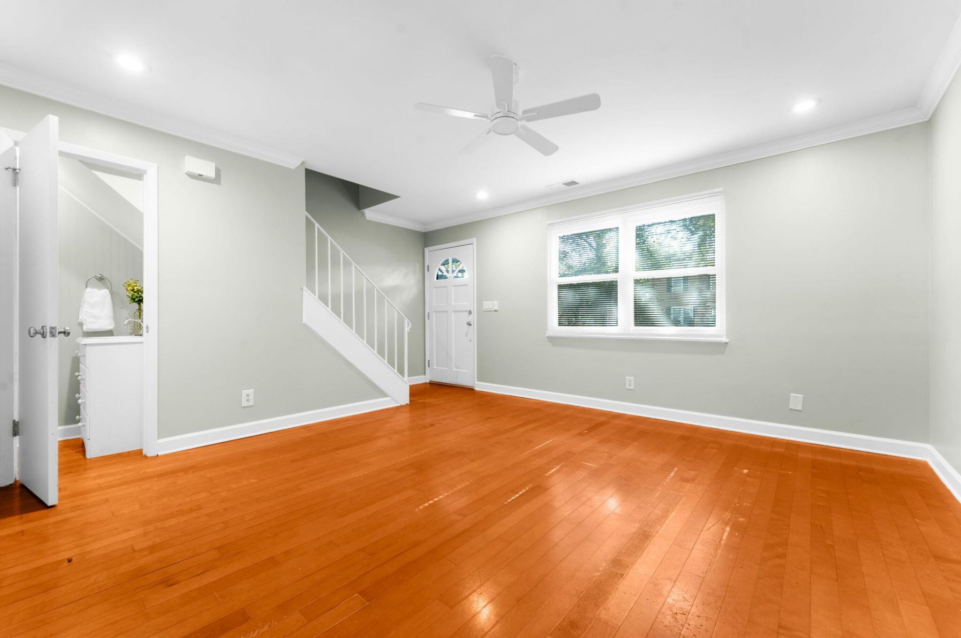 730 Harbor Lane Photo 8