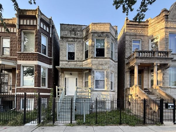 4038 W Congress Parkway , Chicago, IL 60624