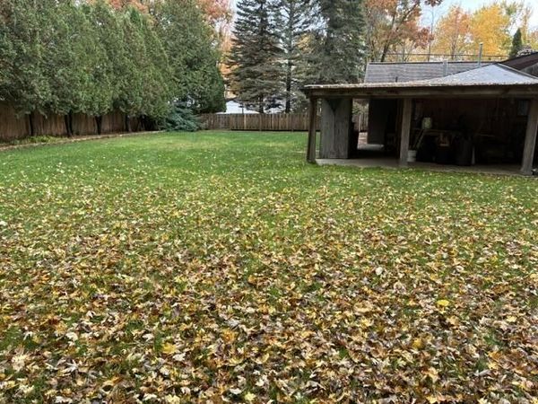 7484 E Houghton Lake Drive, Houghton Lake, MI 48629