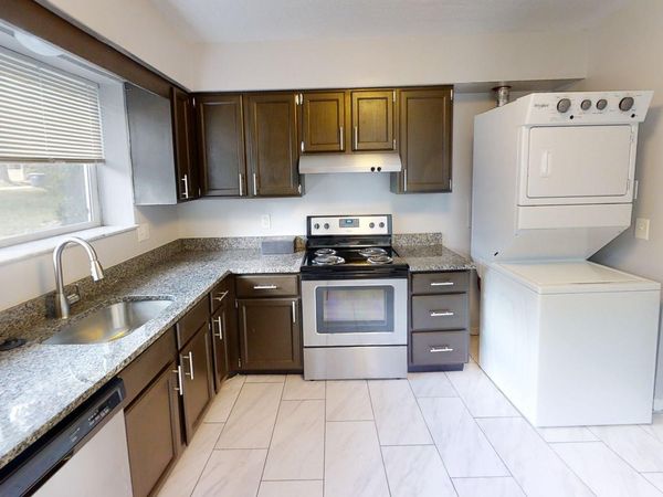 1300 W Huron Street, Ann Arbor, MI 48103