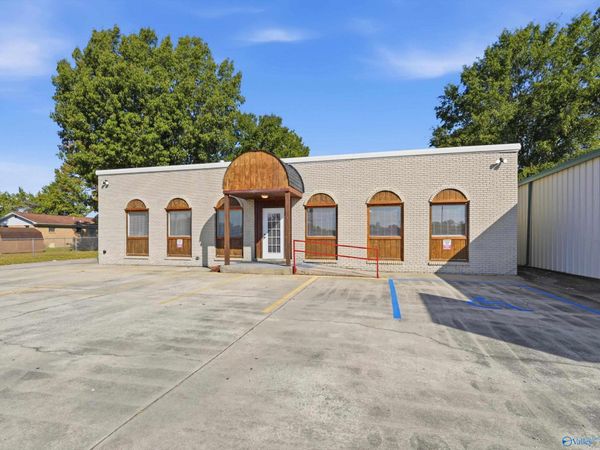 541 Limestone Street SW, Hartselle, AL 35640