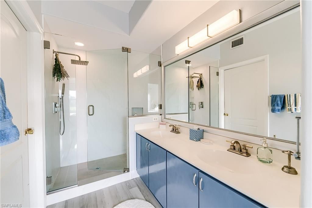 9010 Spring Run Blvd, Unit 707, Estero, FL 34135 Photo