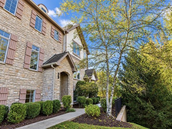 285 Regency Court , Unit E, Wauconda, IL 60084