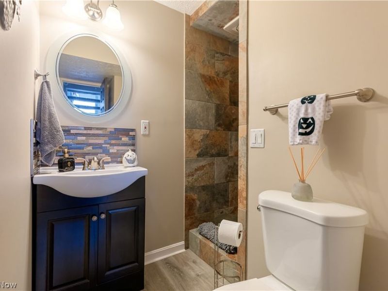 6274 Woodmoor Avenue NW, Canton, OH 44718 Photo 16
