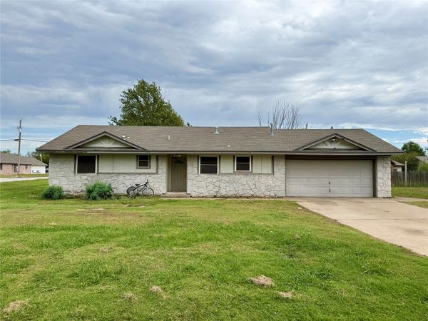 11727 N 190th East Avenue , Collinsville, OK 74021