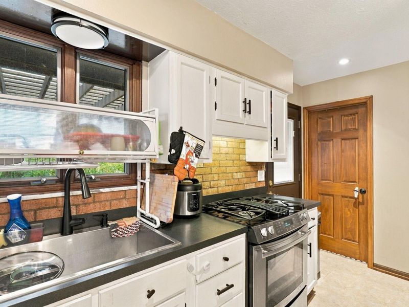 1765 Ivyhill Loop N, Columbus, OH 43229 Photo 10