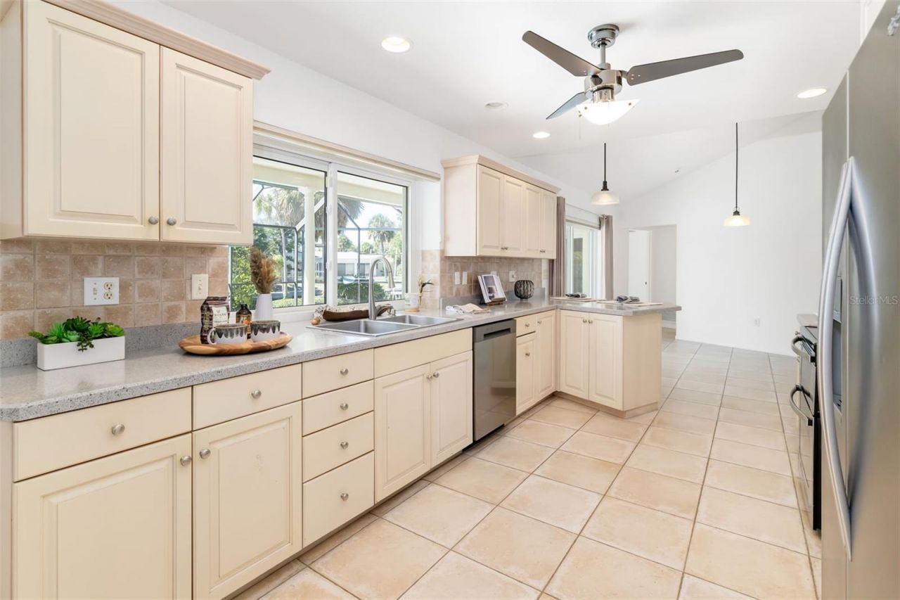 5456 Azure Way, Sarasota, FL 34242 Photo