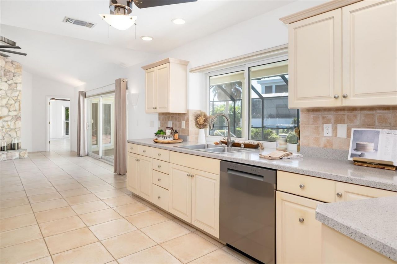 5456 Azure Way, Sarasota, FL 34242 Photo