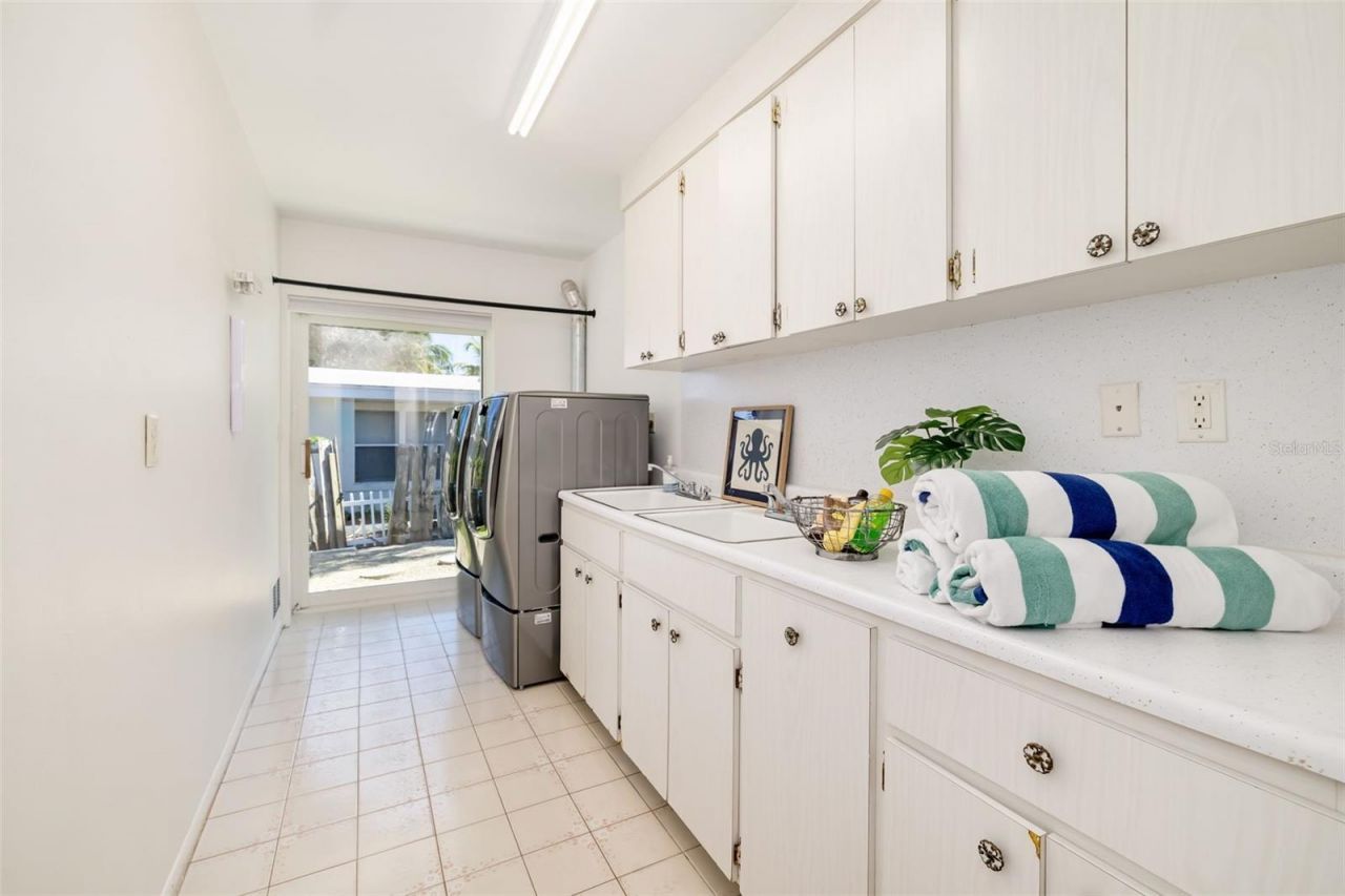 5456 Azure Way, Sarasota, FL 34242 Photo