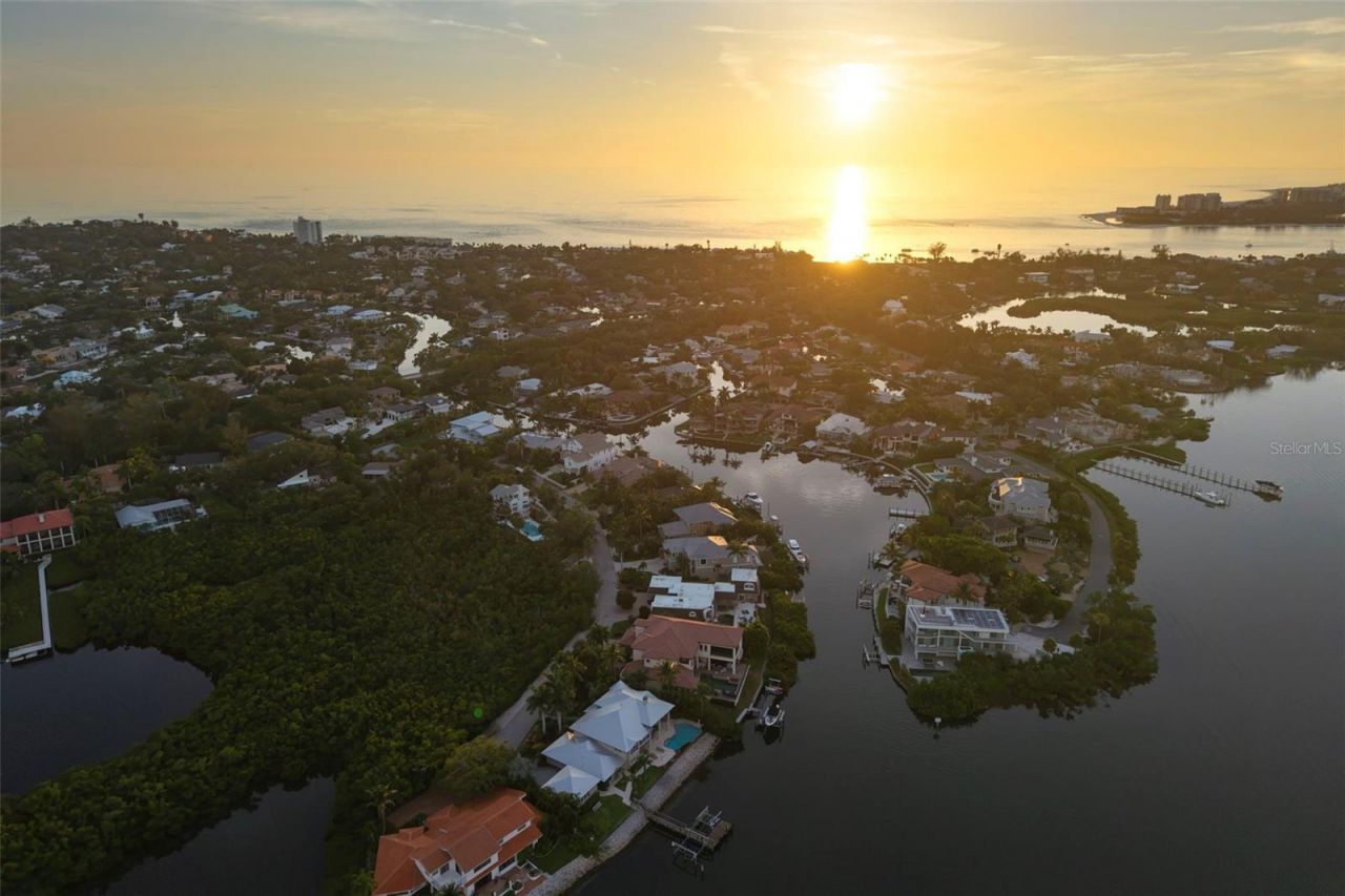 5456 Azure Way, Sarasota, FL 34242 Photo