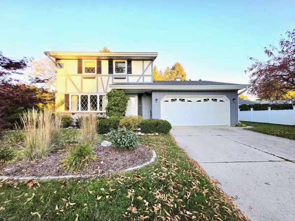 2215 N 34th St, Sheboygan, WI 53083