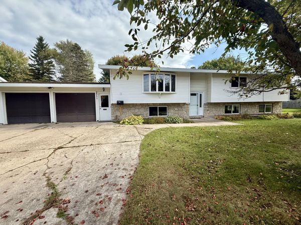 1511 Young ST, Sault Ste Marie, MI 49783