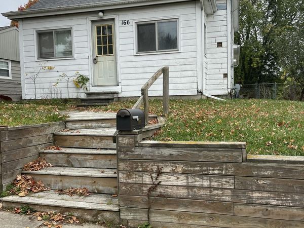 166 Mcmillan Street, Grand Ledge, MI 48837