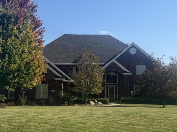 14050 N Twin Oaks Ln, Mequon, WI 53097