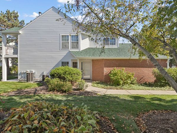 110 Hemstead Street , Lake Bluff, IL 60044