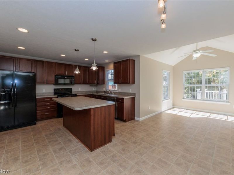 1877 Baythorn Way , Brunswick, OH 44212 Photo 3