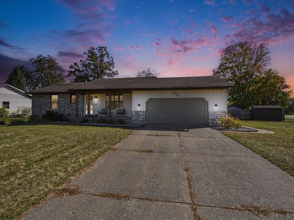 8300 Woodpark Drive SW, Byron Center, MI 49315