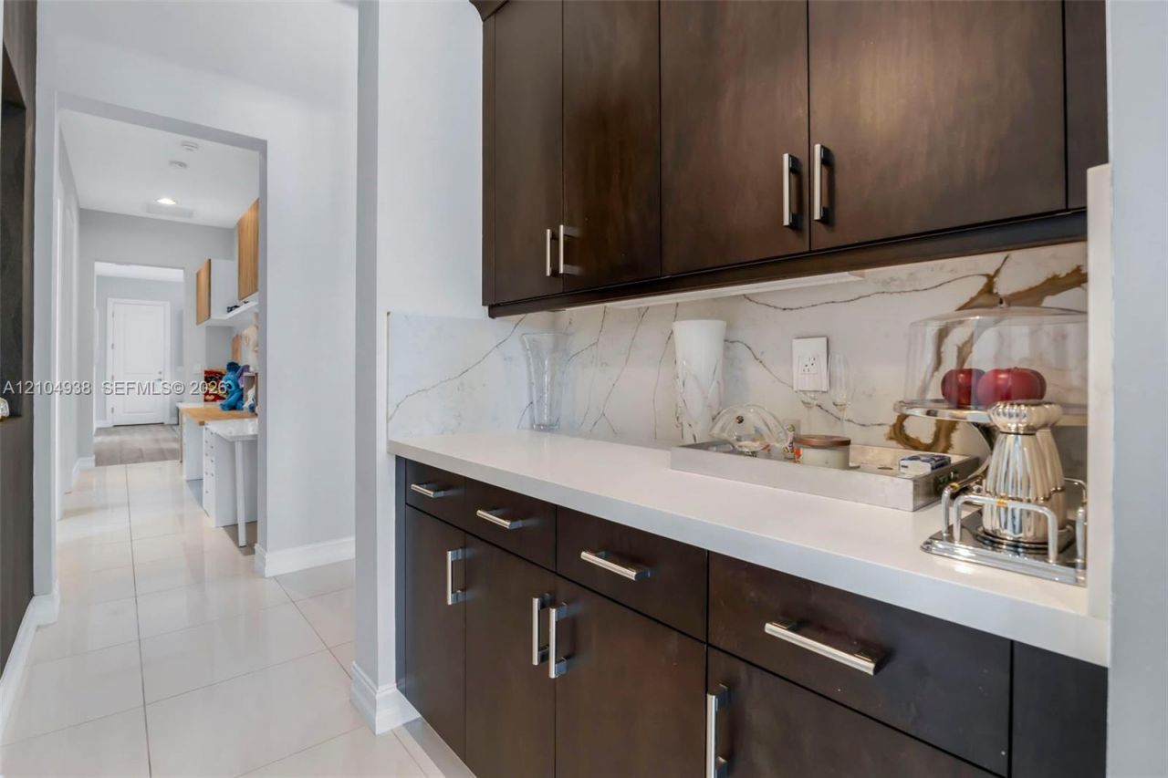 5202 S Sterling Ranch Cir , Davie, FL 33314 Photo