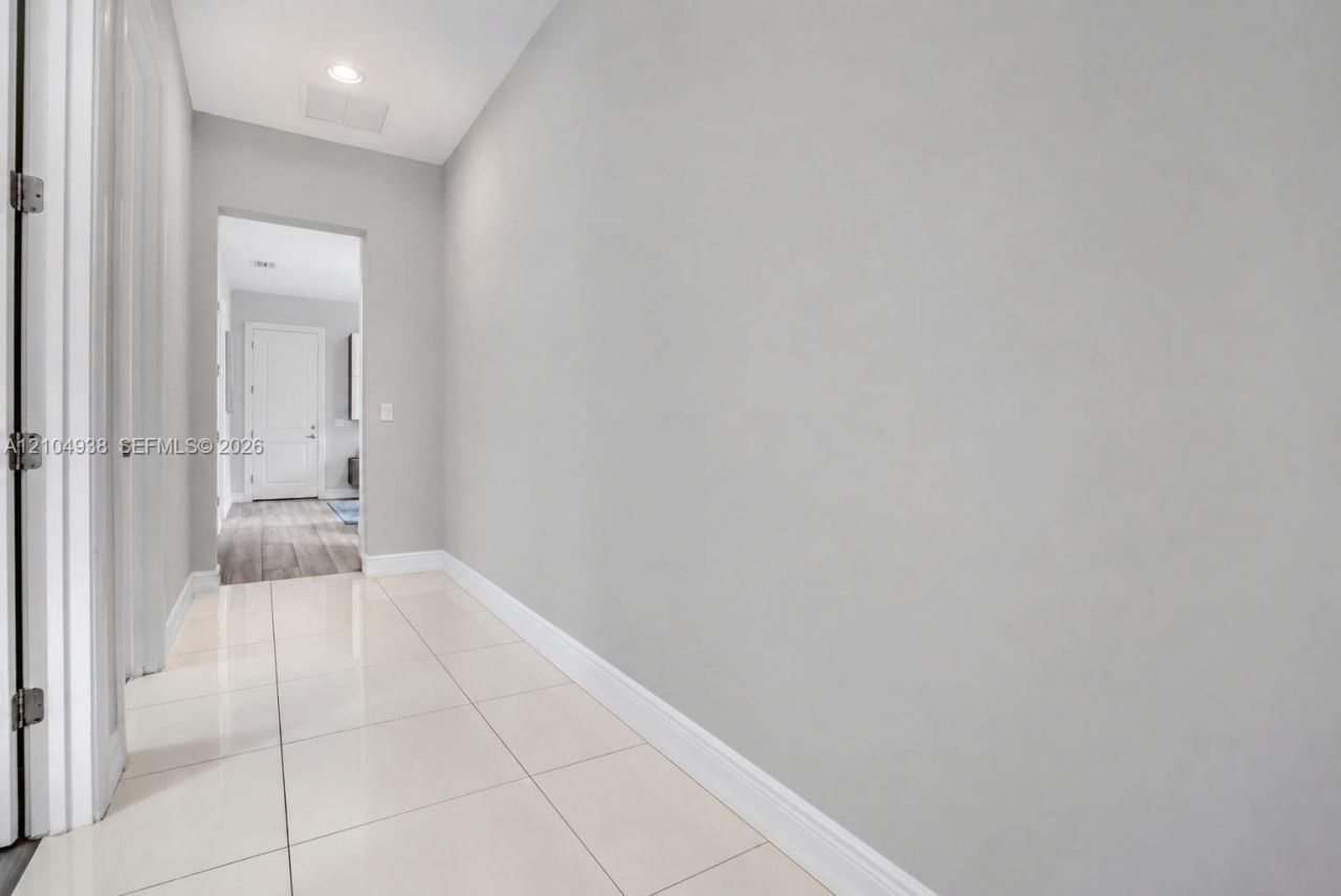 5202 S Sterling Ranch Cir , Davie, FL 33314 Photo