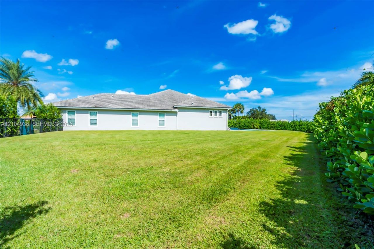 5202 S Sterling Ranch Cir , Davie, FL 33314 Photo