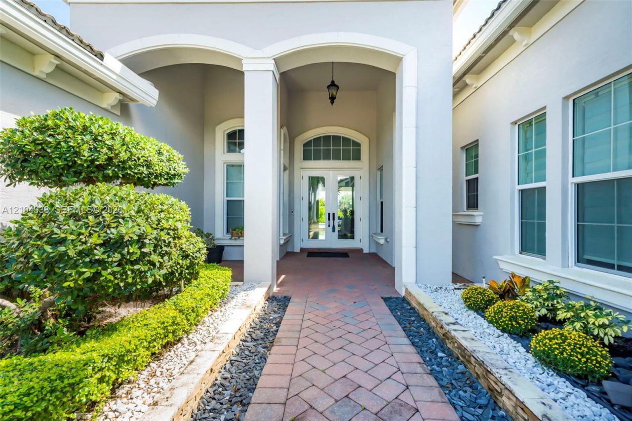 5202 S Sterling Ranch Cir , Davie, FL 33314 Photo