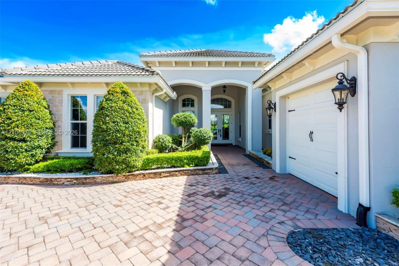 5202 S Sterling Ranch Cir , Davie, FL 33314 Photo