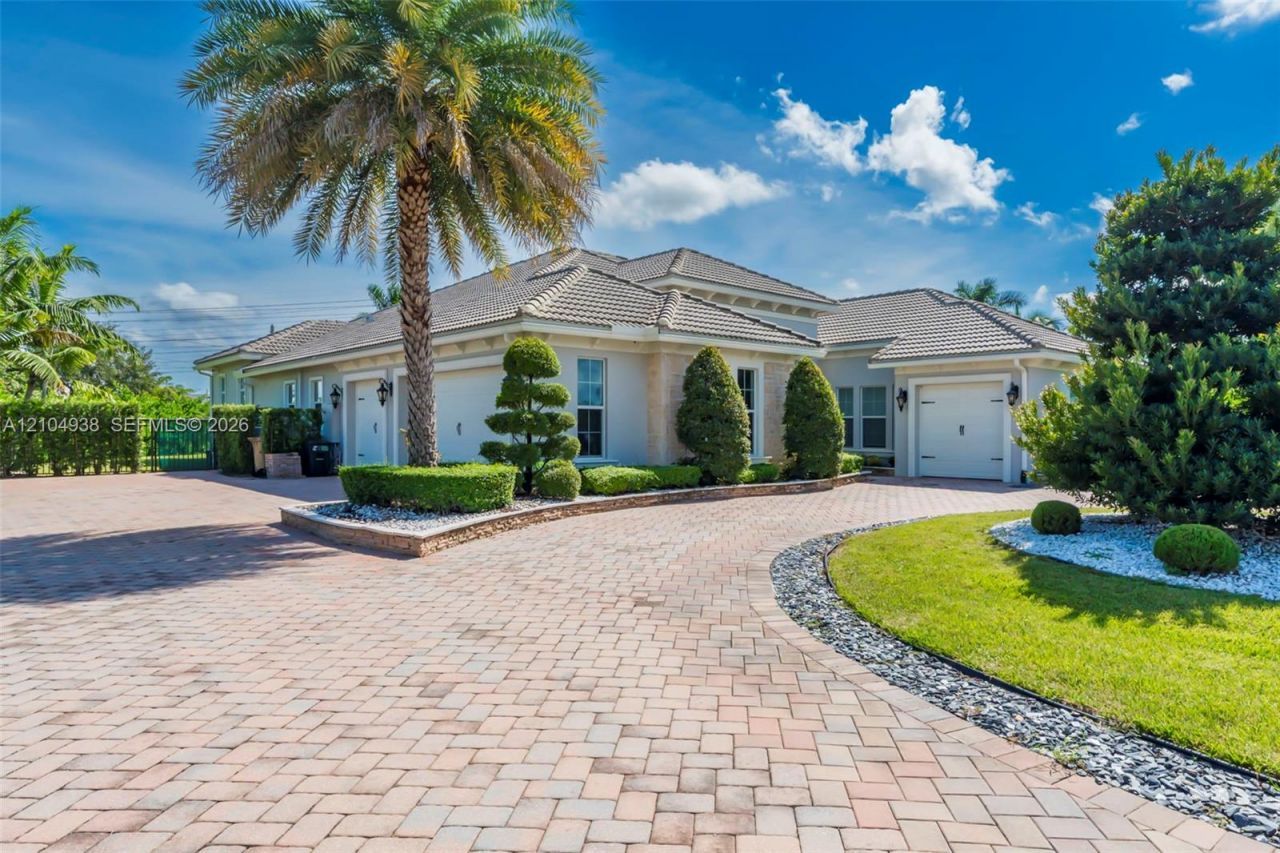 5202 S Sterling Ranch Cir , Davie, FL 33314 Photo