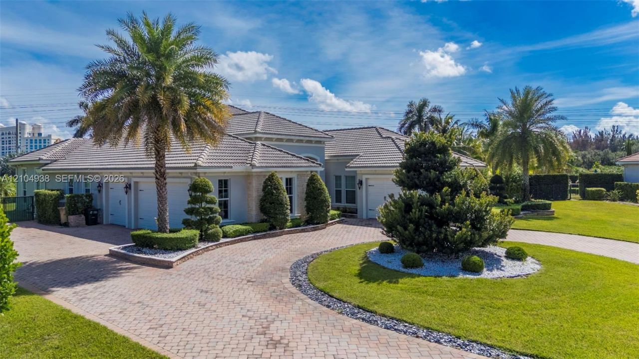 5202 S Sterling Ranch Cir , Davie, FL 33314 Photo