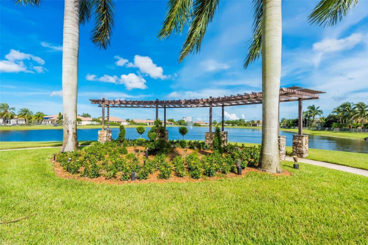 5202 S Sterling Ranch Cir , Davie, FL 33314 Photo