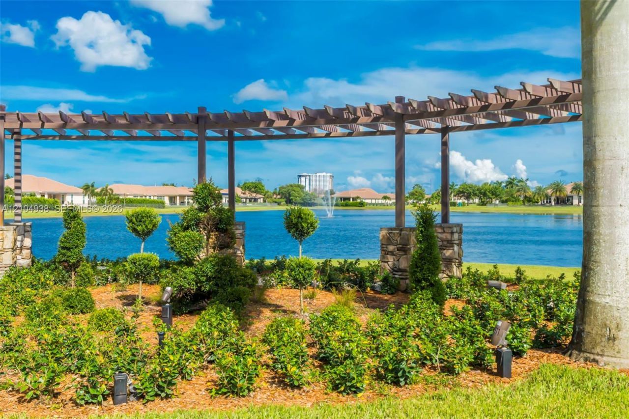 5202 S Sterling Ranch Cir , Davie, FL 33314 Photo