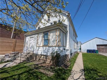 32 Gladstone Street, Buffalo, NY 14207