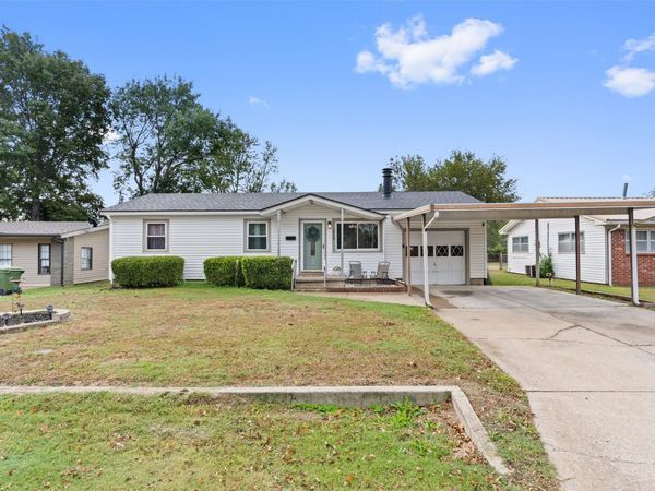 318 E Maple Street , Skiatook, OK 74070