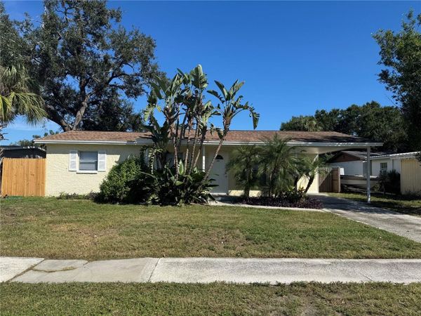 4423 W VARN AVENUE , TAMPA, FL 33616
