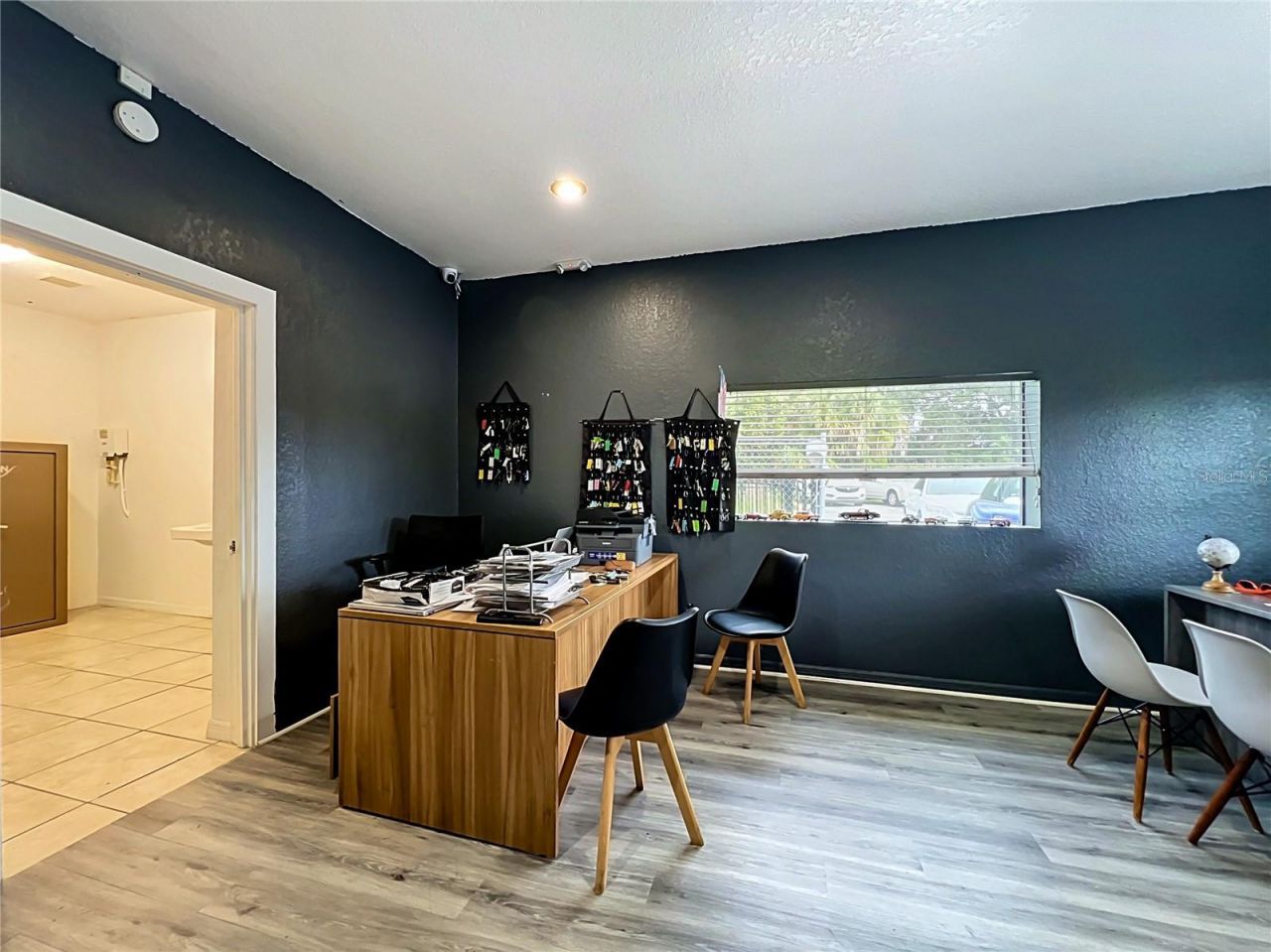 690 N Semoran Boulevard , Orlando, FL 32807 Photo