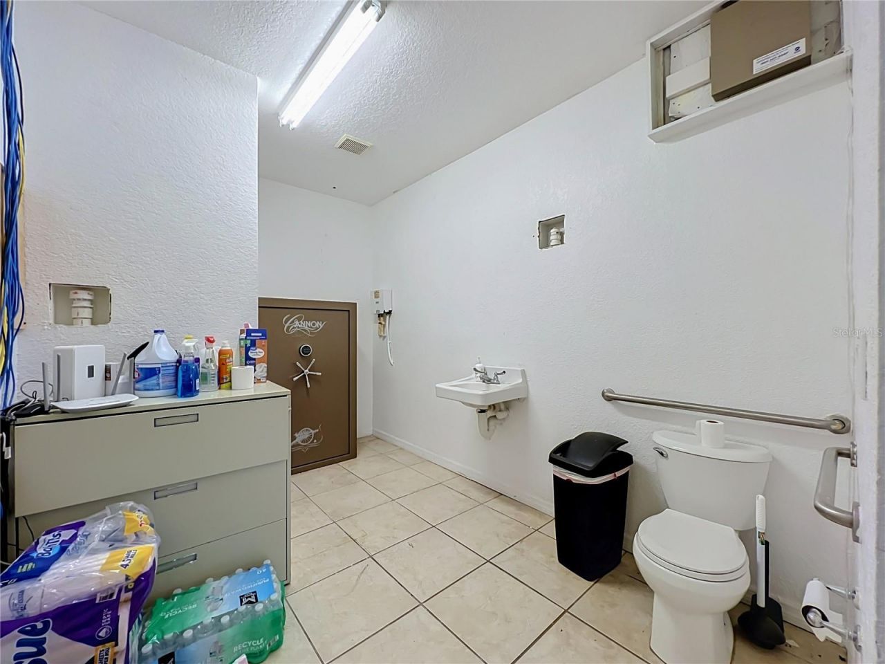 690 N Semoran Boulevard , Orlando, FL 32807 Photo
