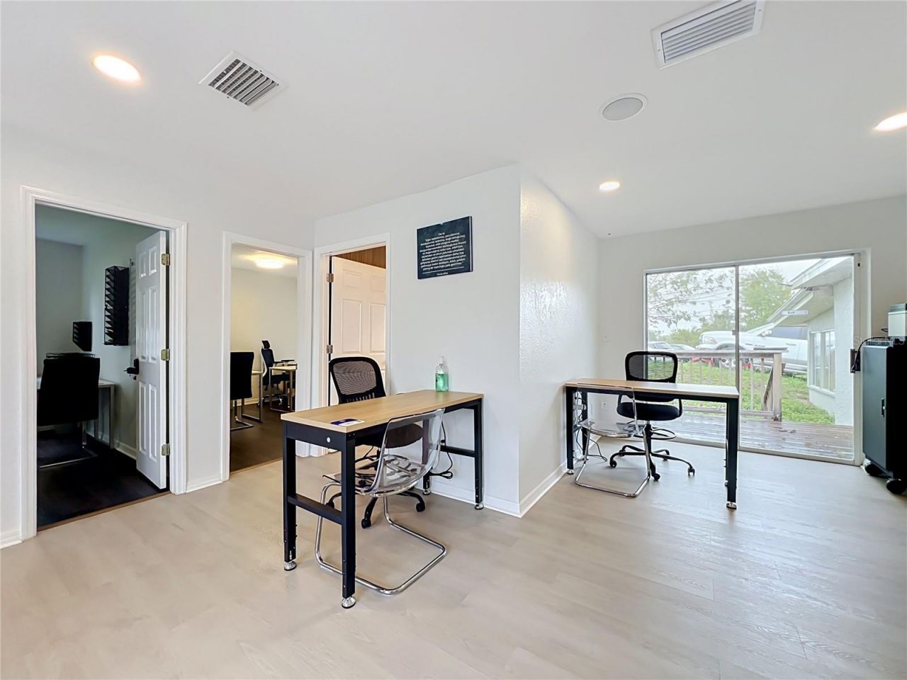 690 N Semoran Boulevard , Orlando, FL 32807 Photo