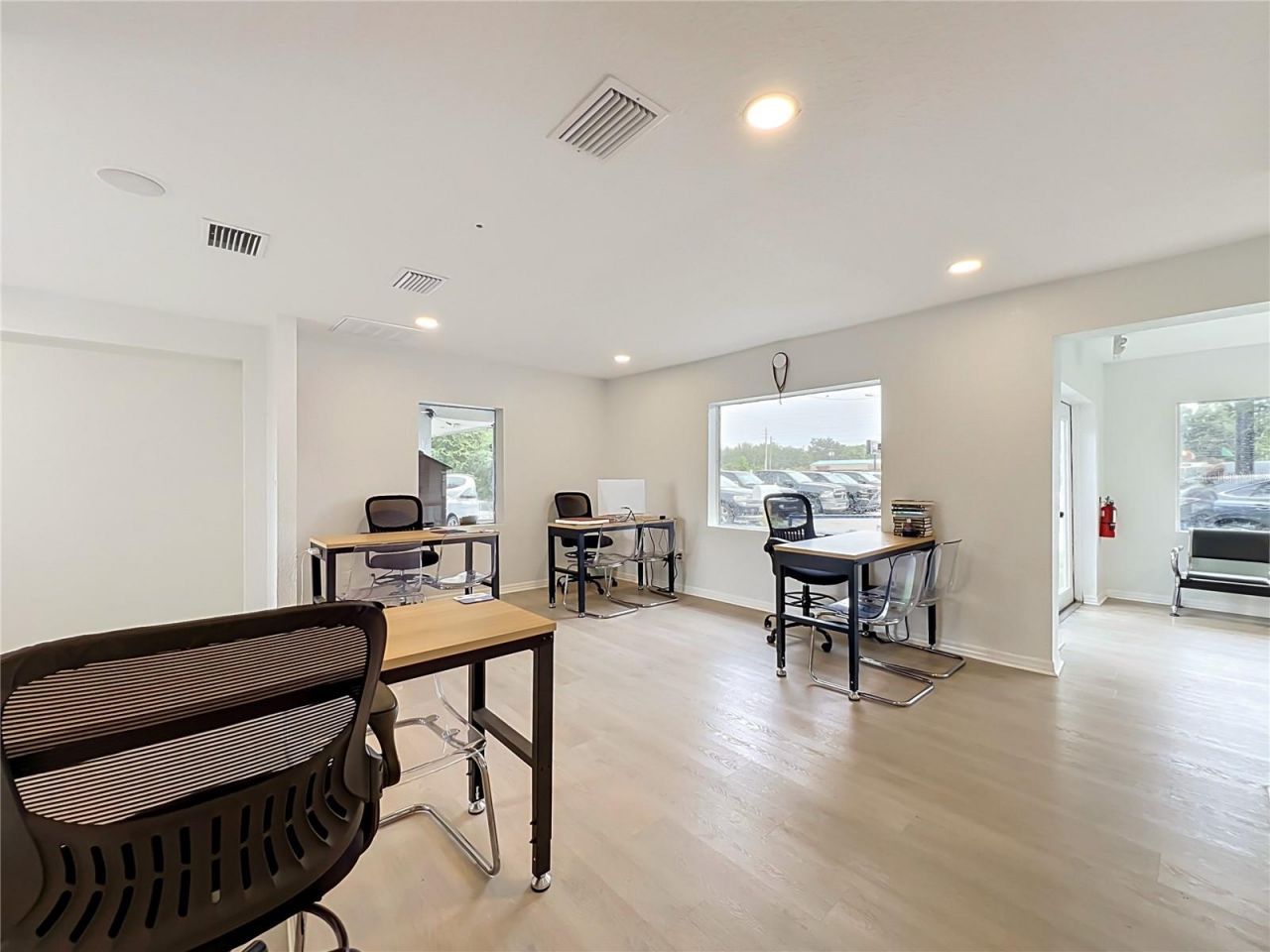 690 N Semoran Boulevard , Orlando, FL 32807 Photo