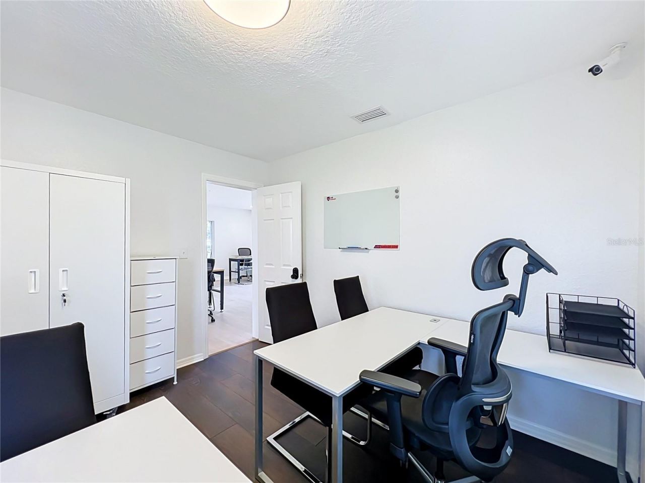 690 N Semoran Boulevard , Orlando, FL 32807 Photo