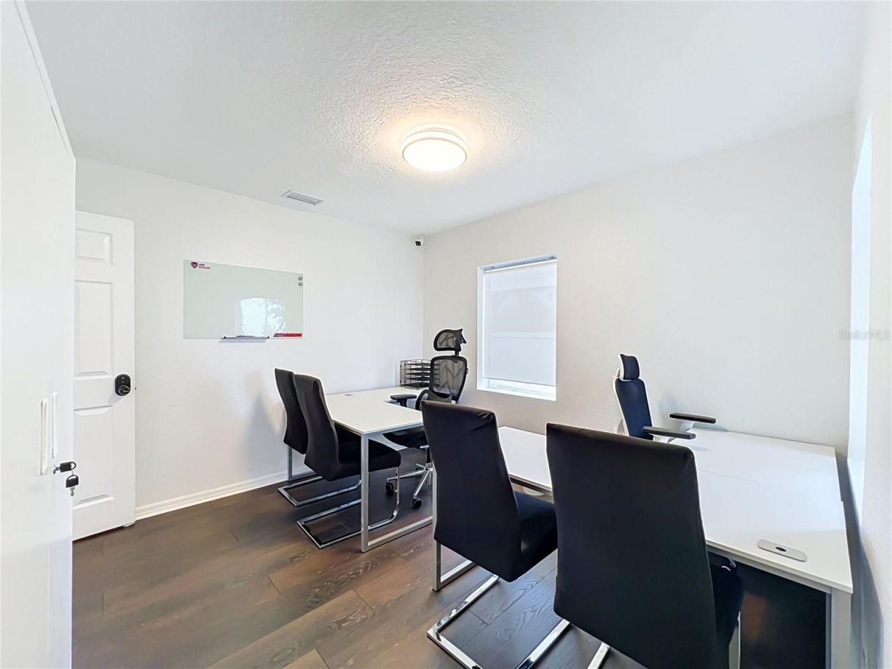 690 N Semoran Boulevard , Orlando, FL 32807 Photo