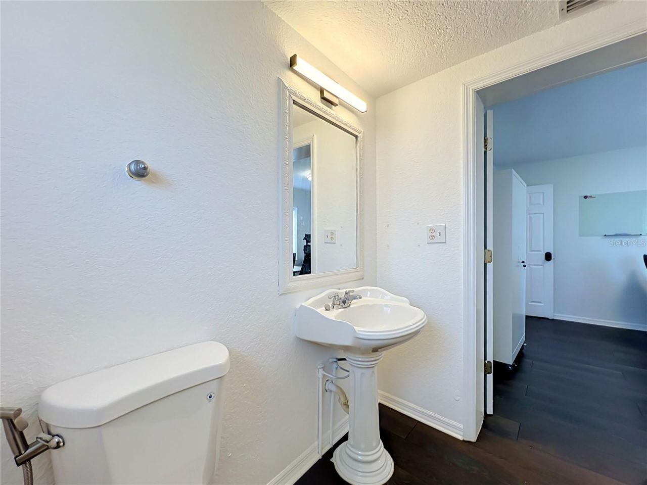 690 N Semoran Boulevard , Orlando, FL 32807 Photo