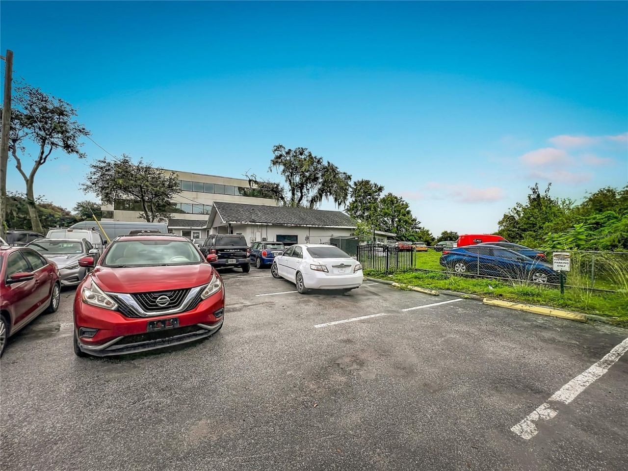 690 N Semoran Boulevard , Orlando, FL 32807 Photo
