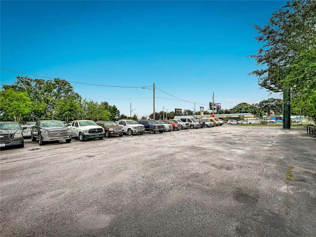 690 N Semoran Boulevard , Orlando, FL 32807 Photo