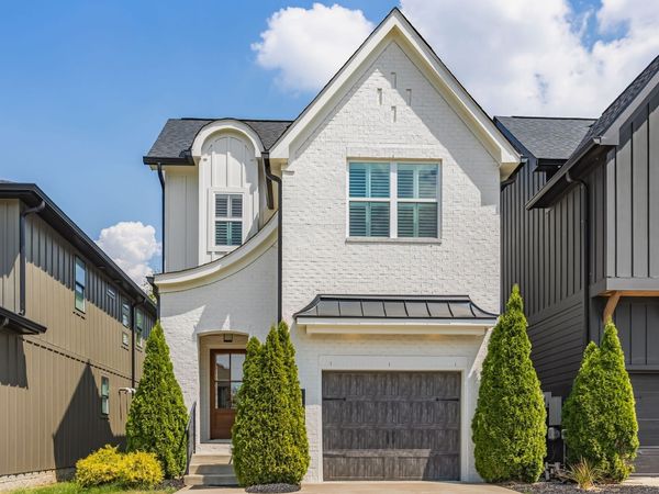 418B W Bend Dr , Nashville, TN 37209