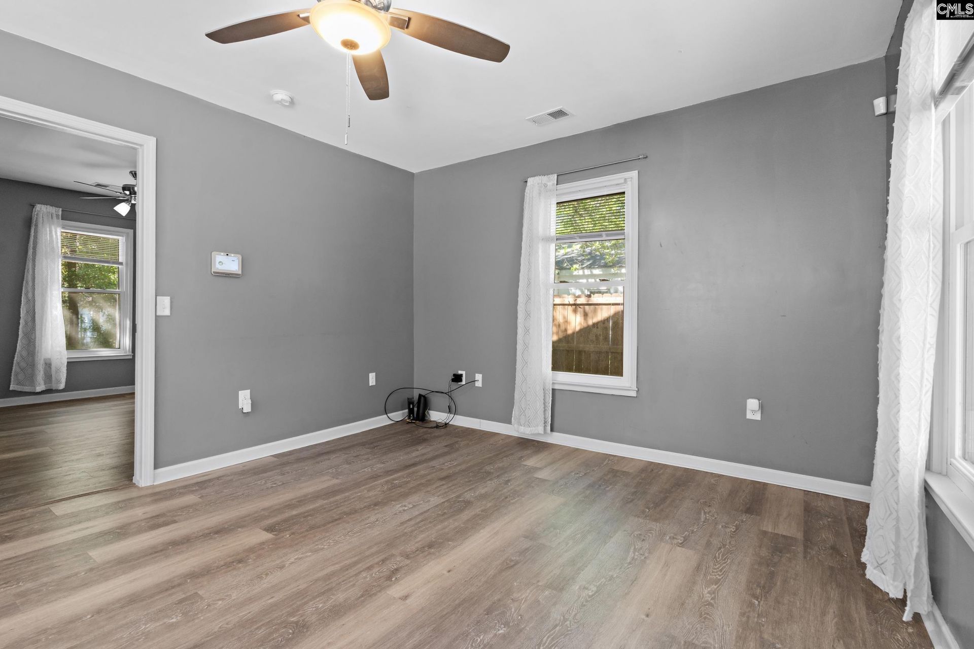 929 Vernon Court  Photo 6