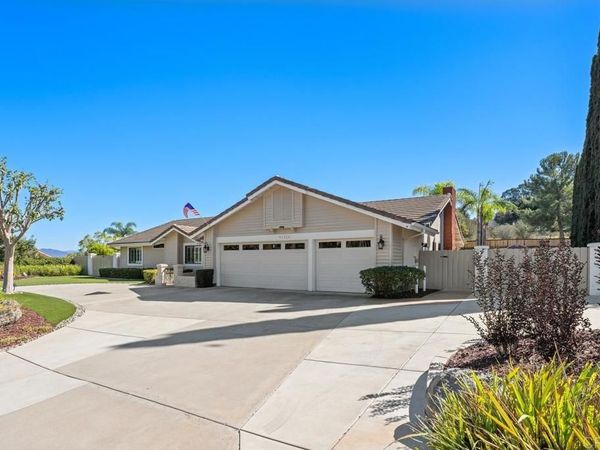 2321 Cortina Circle, Escondido, CA 92029