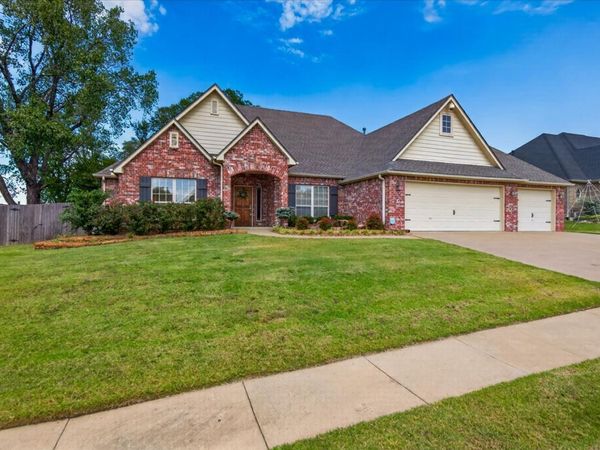 5800 Tower Court , Bartlesville, OK 74006