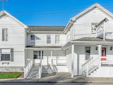 2575 Academy Street , Ransomville, NY 14131