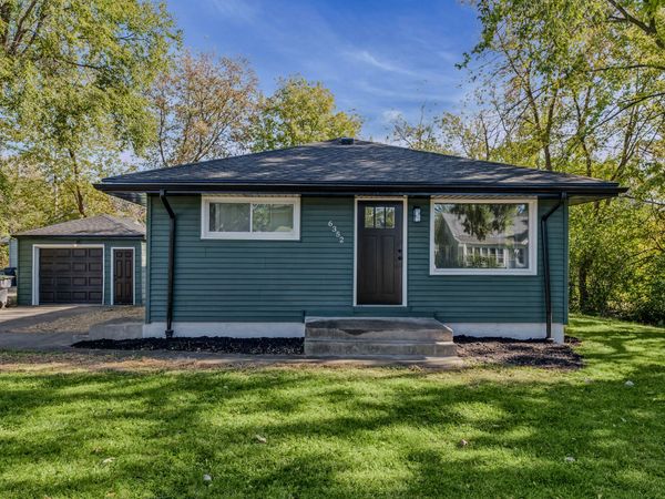 6352 N 101st St, Milwaukee, WI 53225